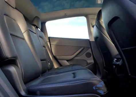 2022 Tesla Model Y из США, поврежденный, VIN 7SAYGAEE6NF349670